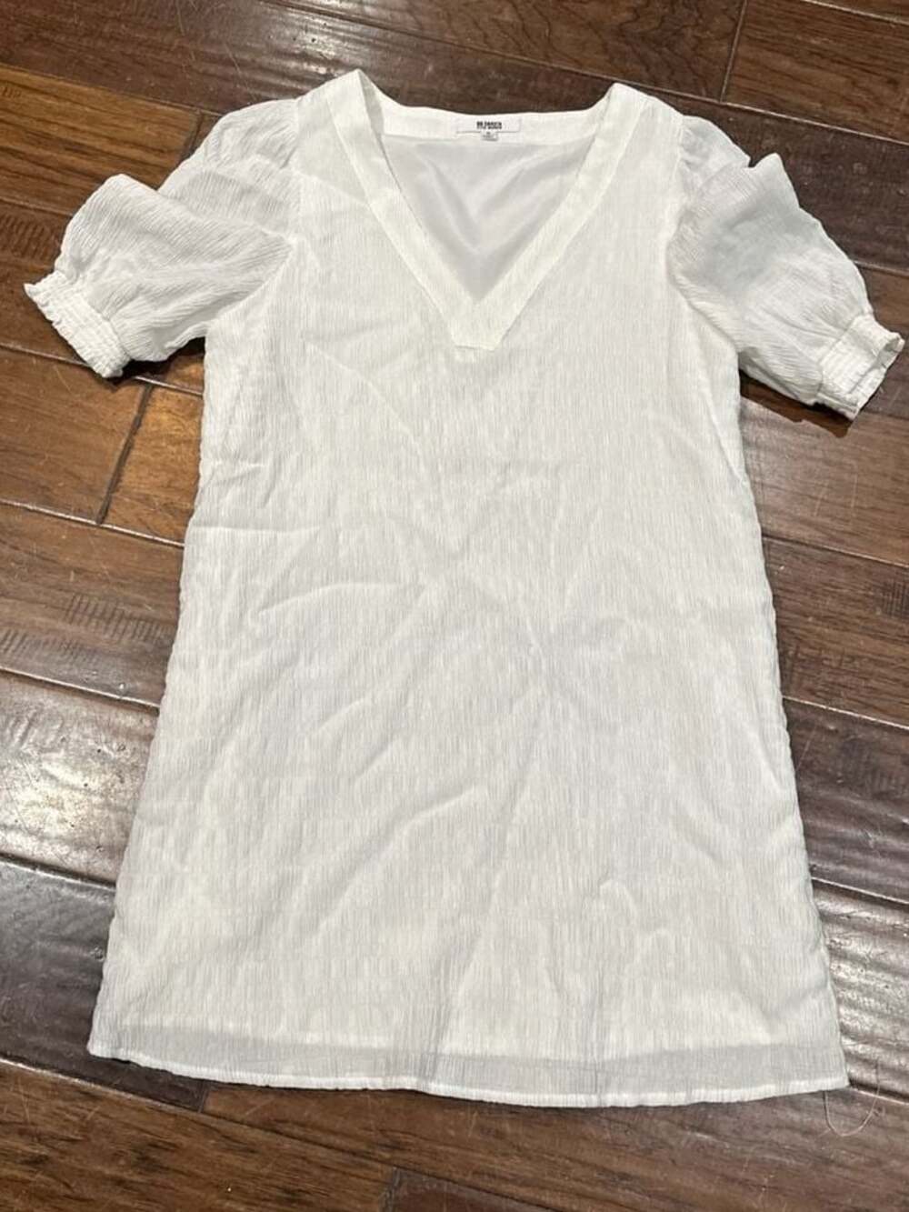 BB Dakota by Steve Madden Fields of Gold White Textured V-Neck Puff Sleeve‎